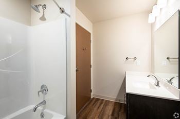Tub/shower combination